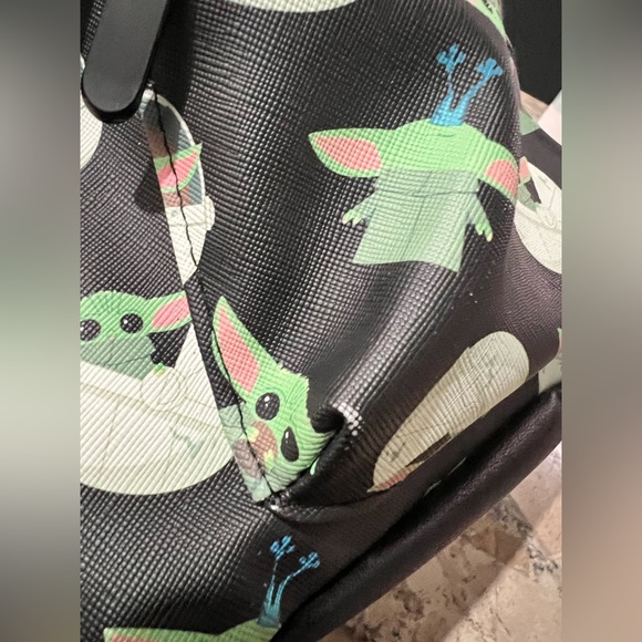 Bioworld Star Wars Mandalorian The Child Baby Yoda Mini Backpack - Picture 6 of 12